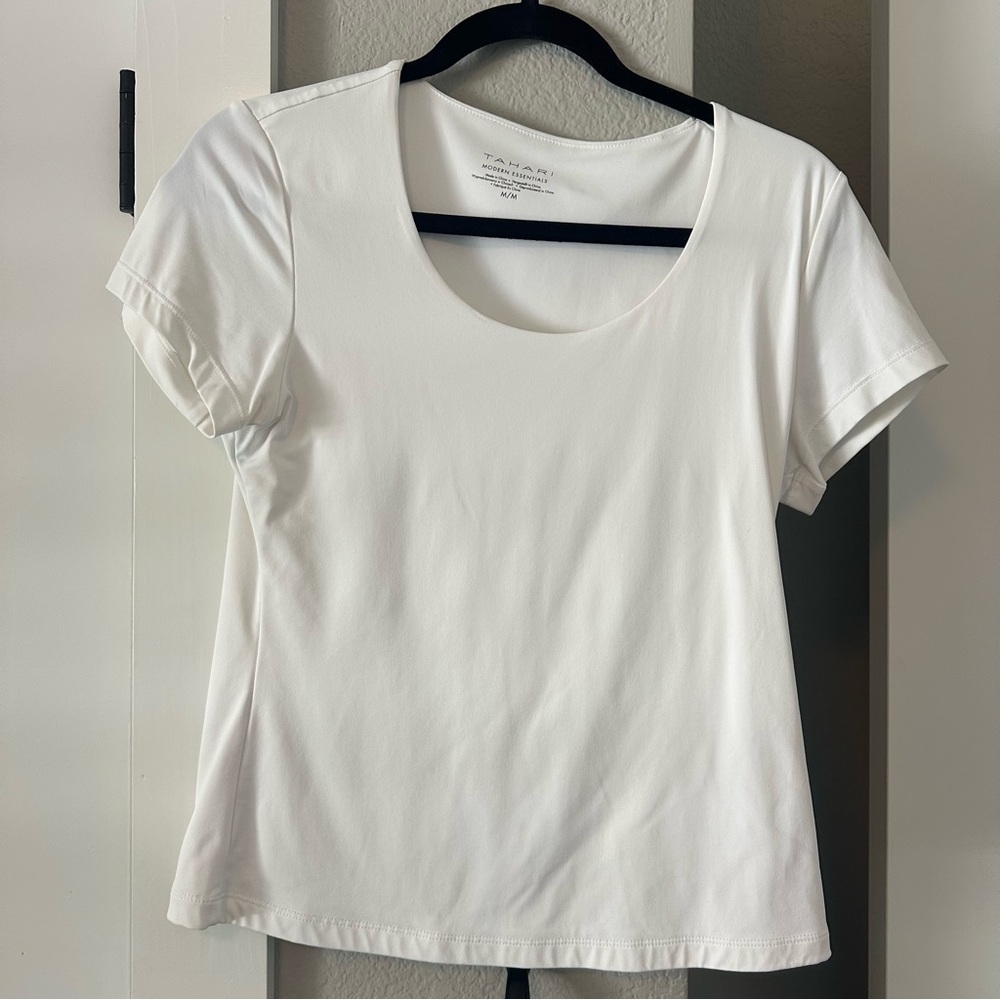Tahari Classic White Short Sleeve Tee